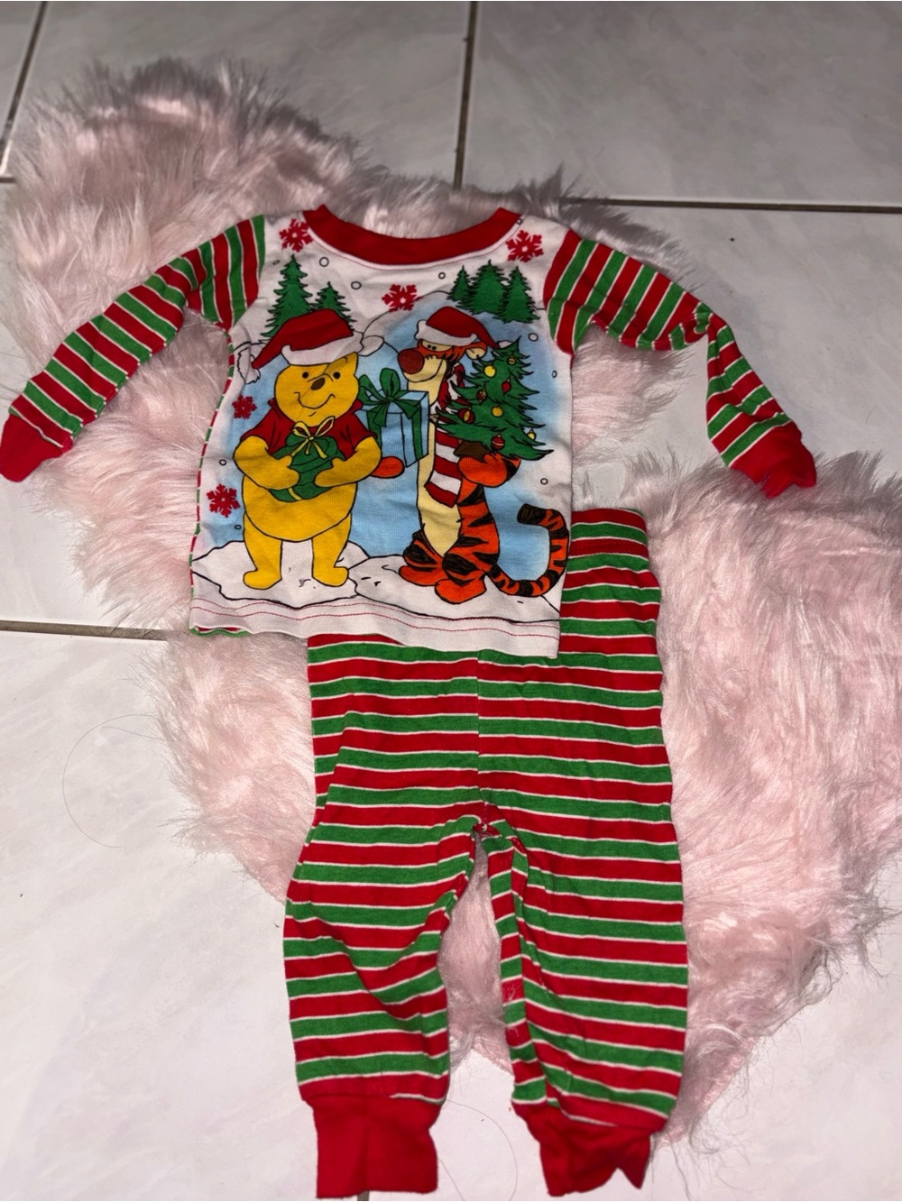 Disney Winnie the Pooh & Tigger Holiday Pajama Set - Red, Green, White